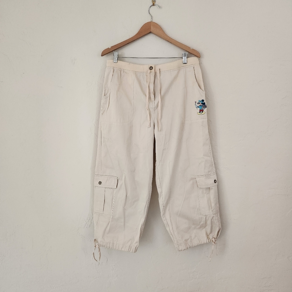 Disney khaki cargo capris NWOT Large